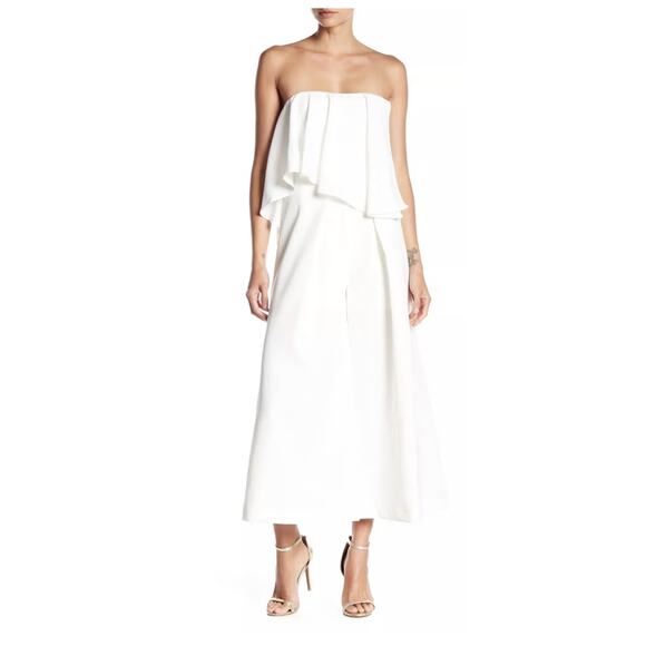 Few Moda Strapless Ruffle Off White Cropped Wide Leg Jumpsuit Womens Size Small - Picture 1 of 9